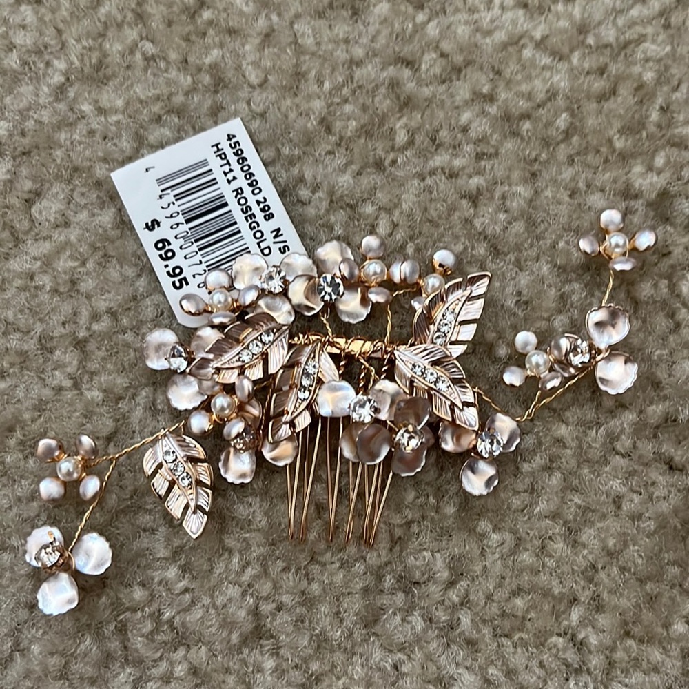 David’s Bridal Floral Hair Comb
